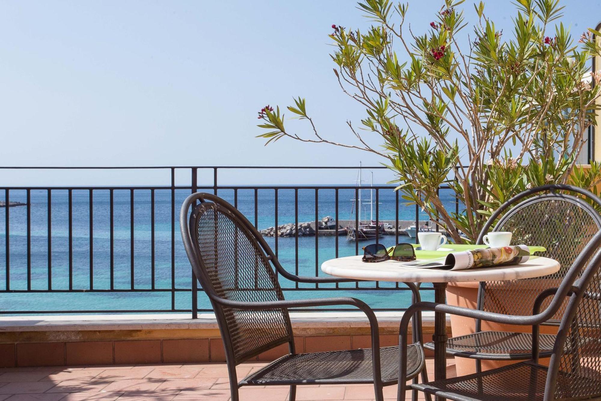 Palermo Mare Holidays Sferracavallo Eksteriør bilde
