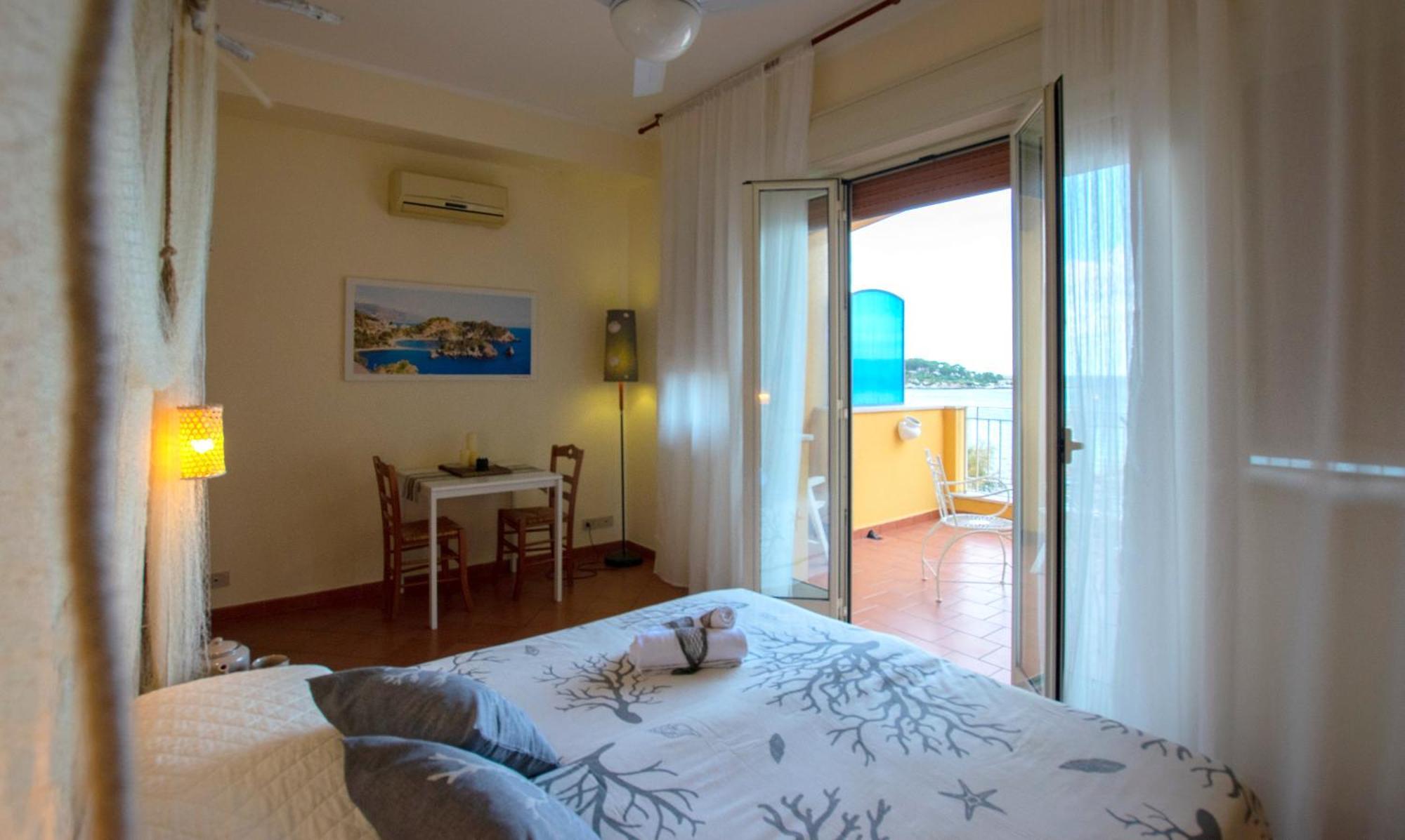 Palermo Mare Holidays Sferracavallo Rom bilde