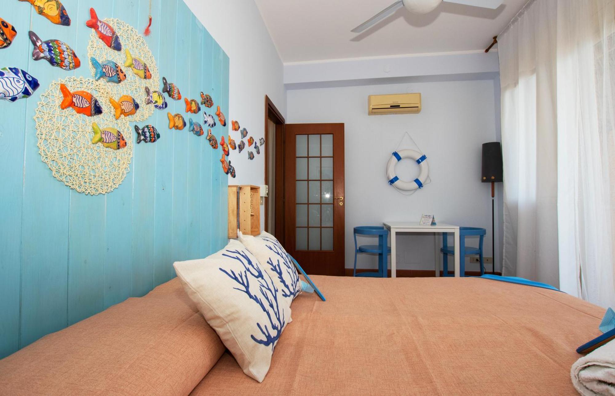 Palermo Mare Holidays Sferracavallo Rom bilde