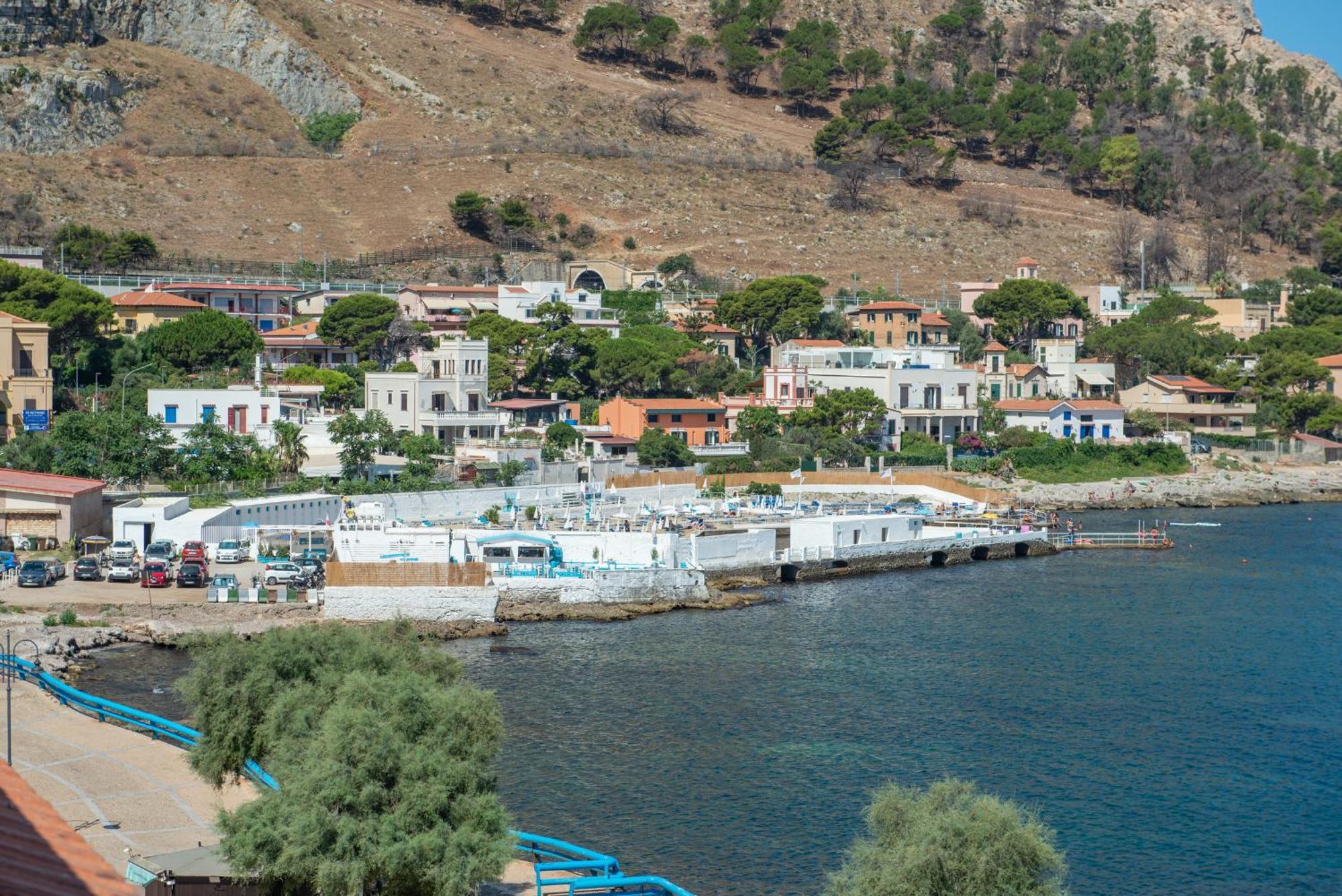 Palermo Mare Holidays Sferracavallo Eksteriør bilde
