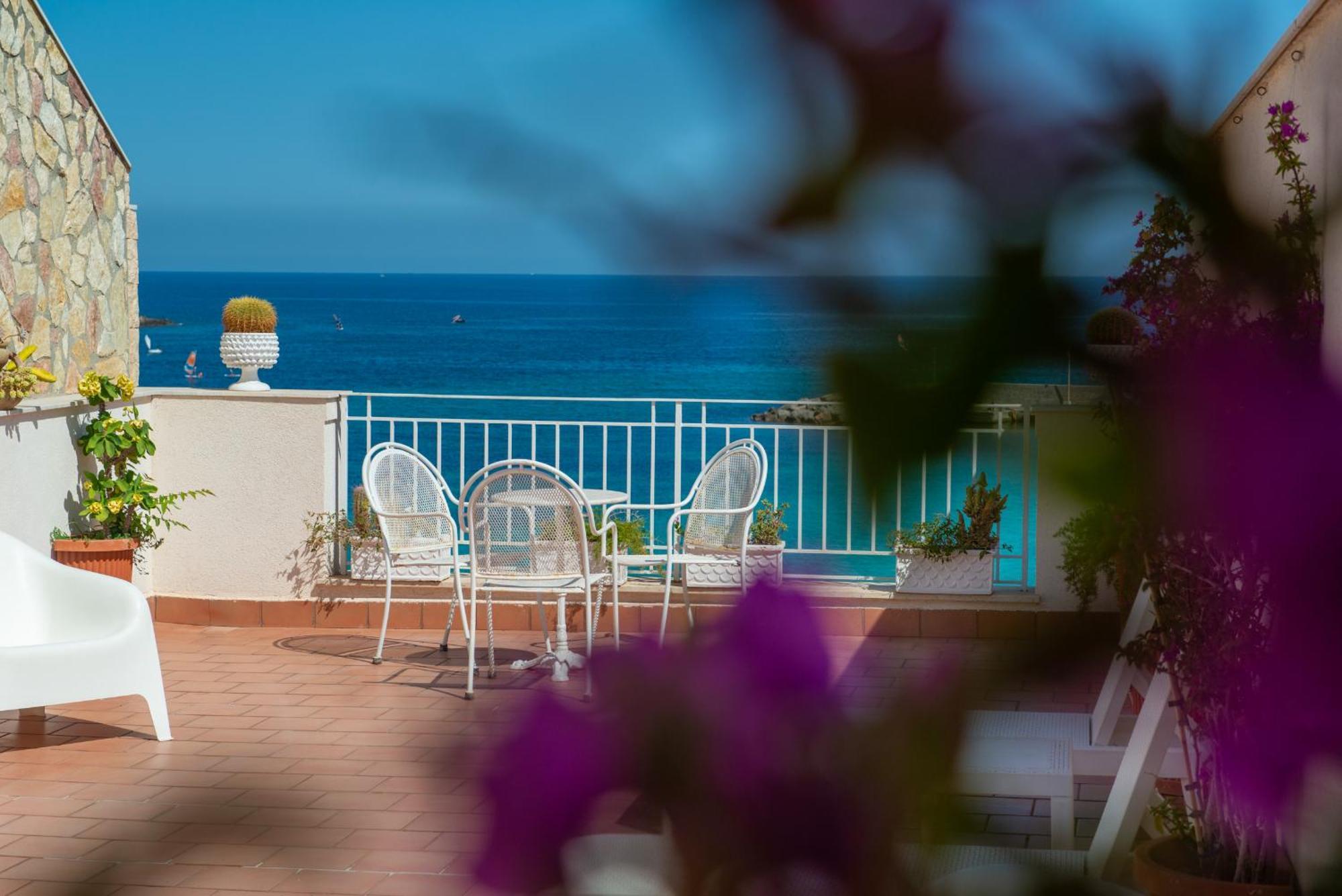 Palermo Mare Holidays Sferracavallo Eksteriør bilde