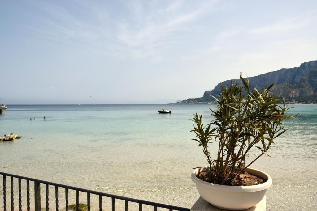 Palermo Mare Holidays Sferracavallo Eksteriør bilde